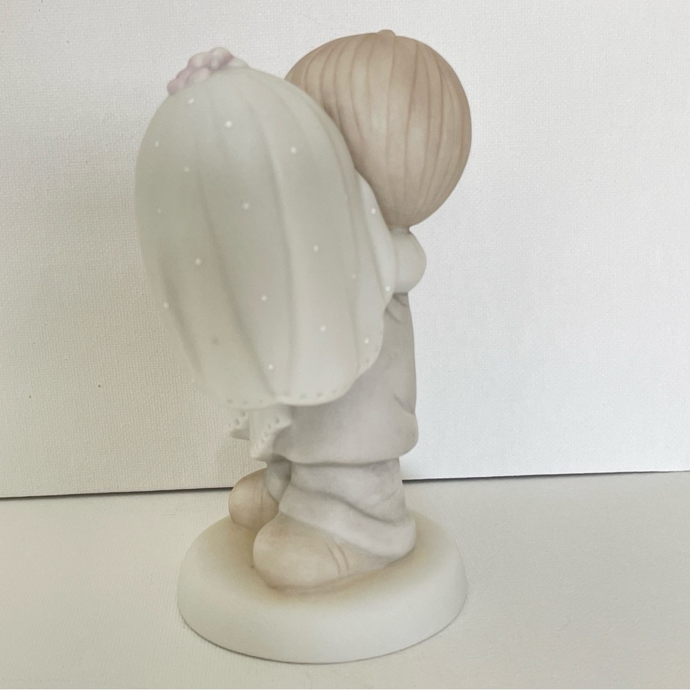 Vintage Precious Moments Bride and Groom Wedding Figurine “Bless You Two” - Picture 5 of 11